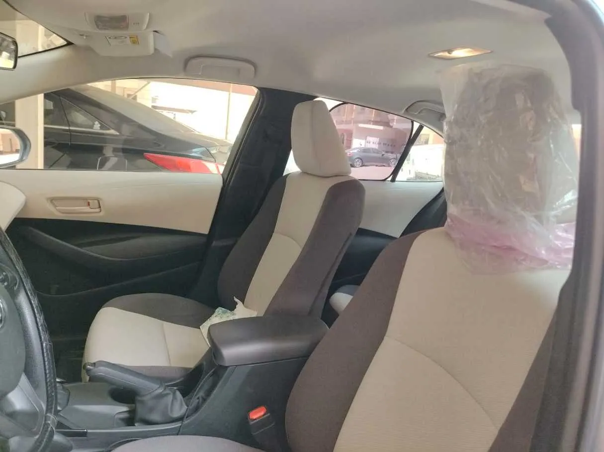 Car image 17