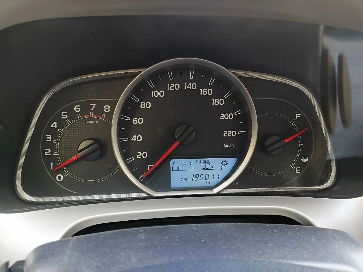 Car image 17