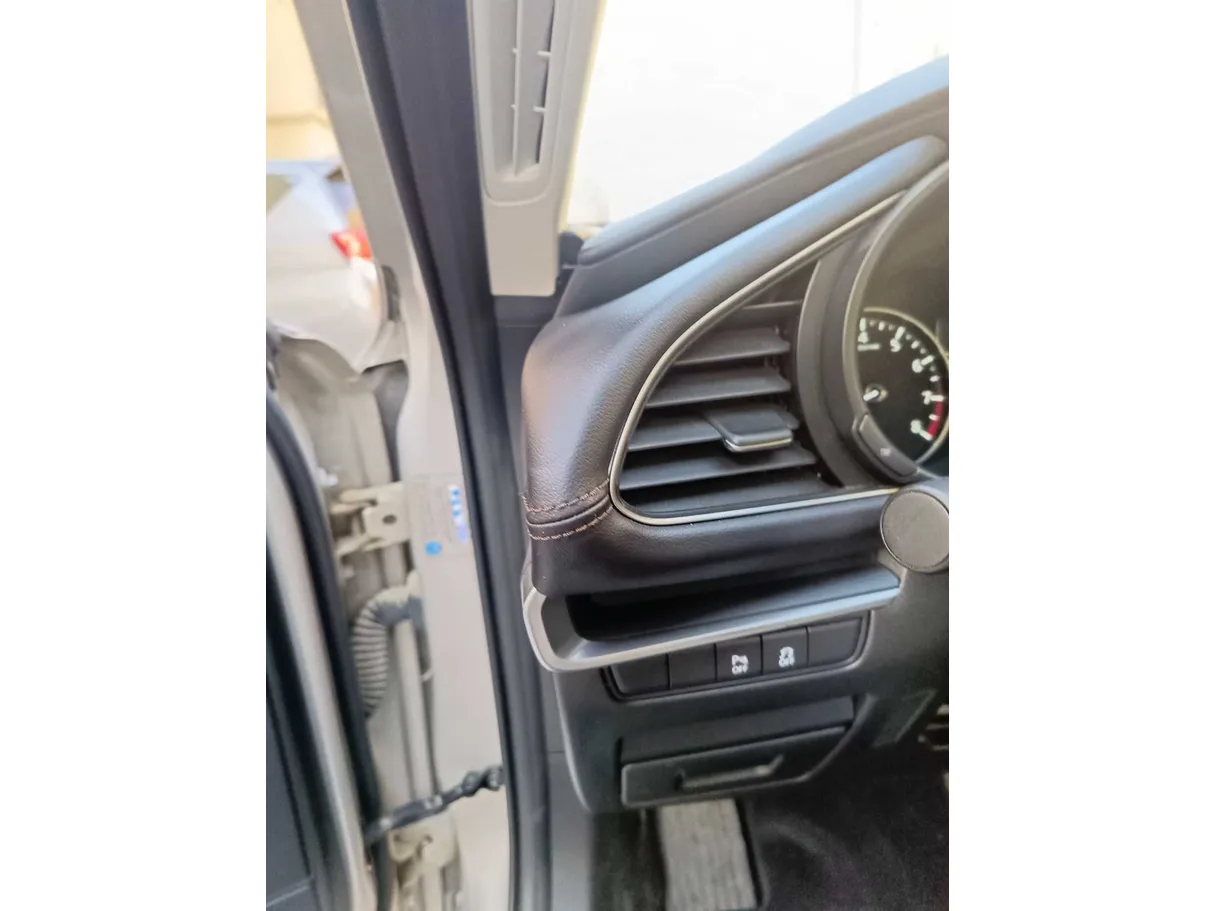 Car image 29