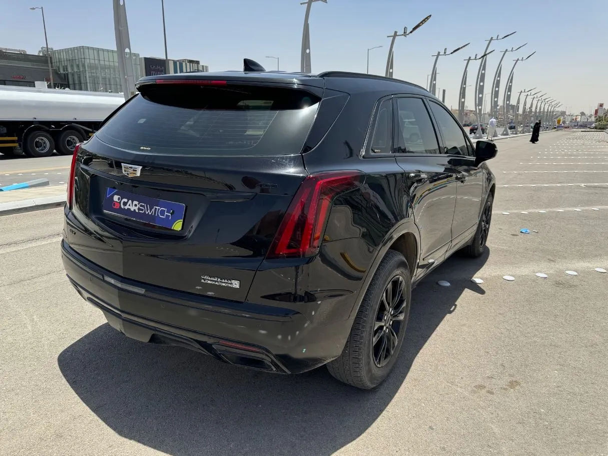 Car image 5