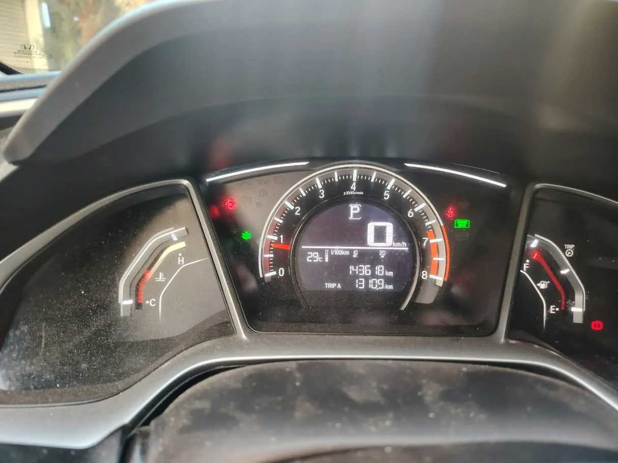 Car image 27