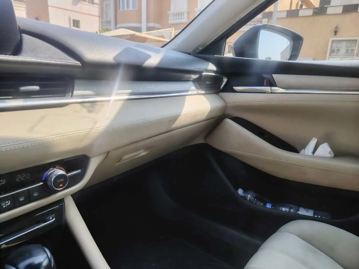 Car image 34