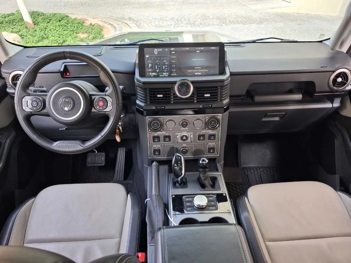 Car image 15