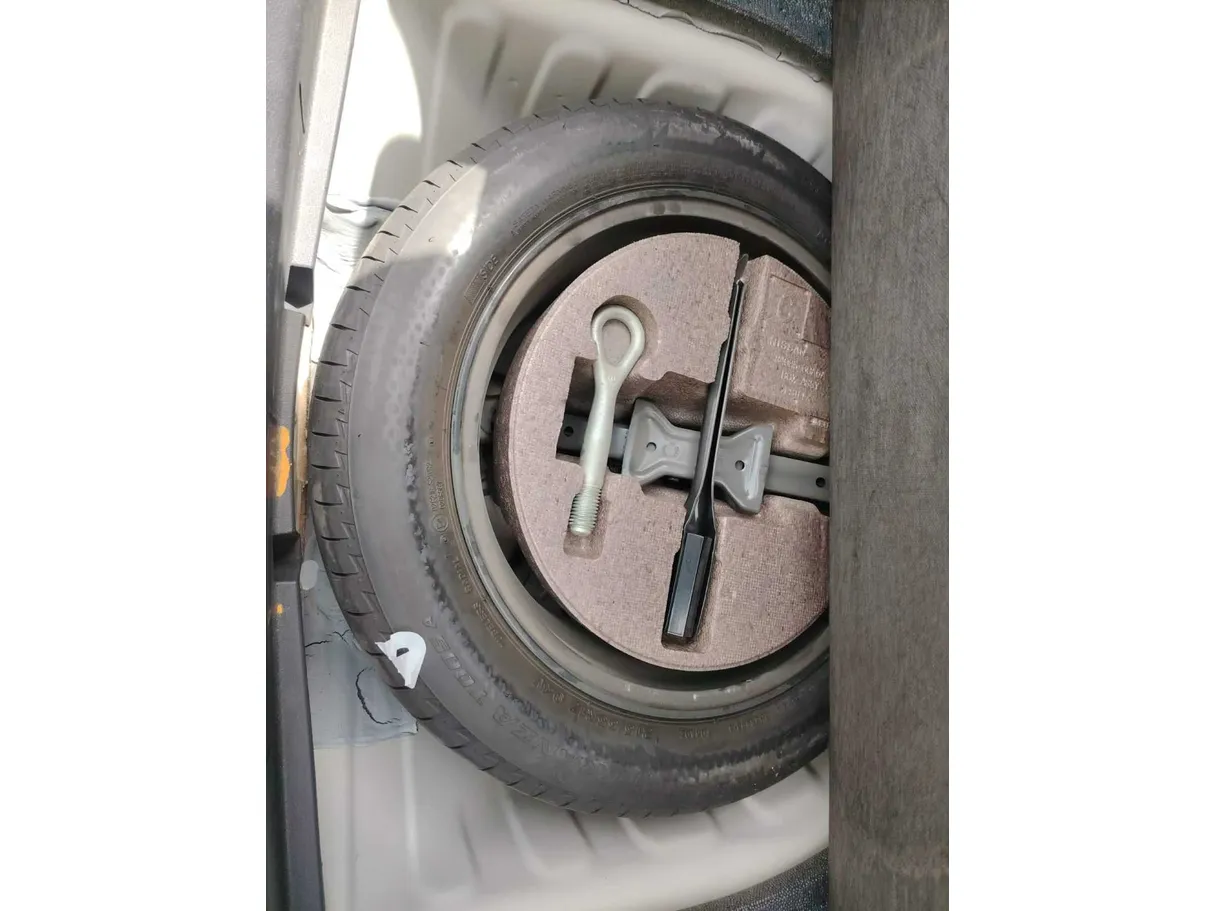 Car image 42