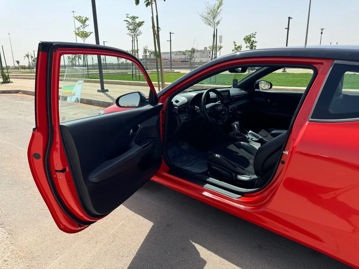 Car image 11