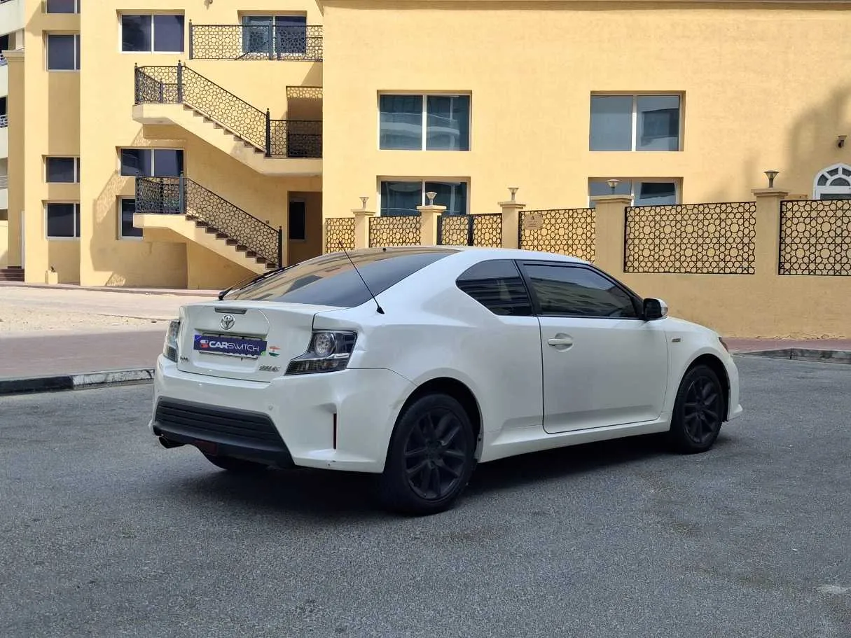 Car image 5