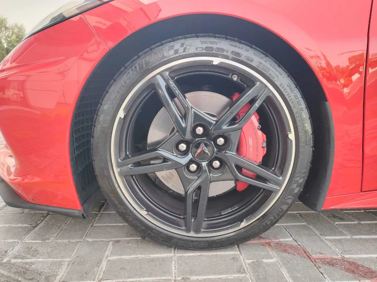 Car image 9