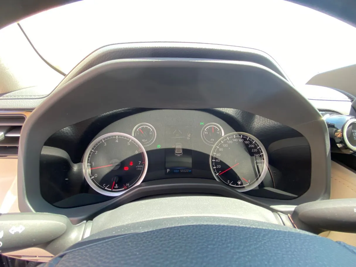 Car image 18