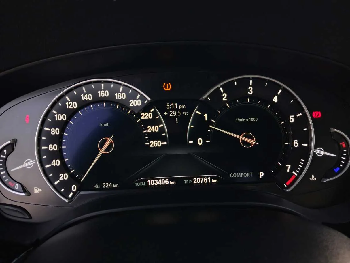 Car image 28