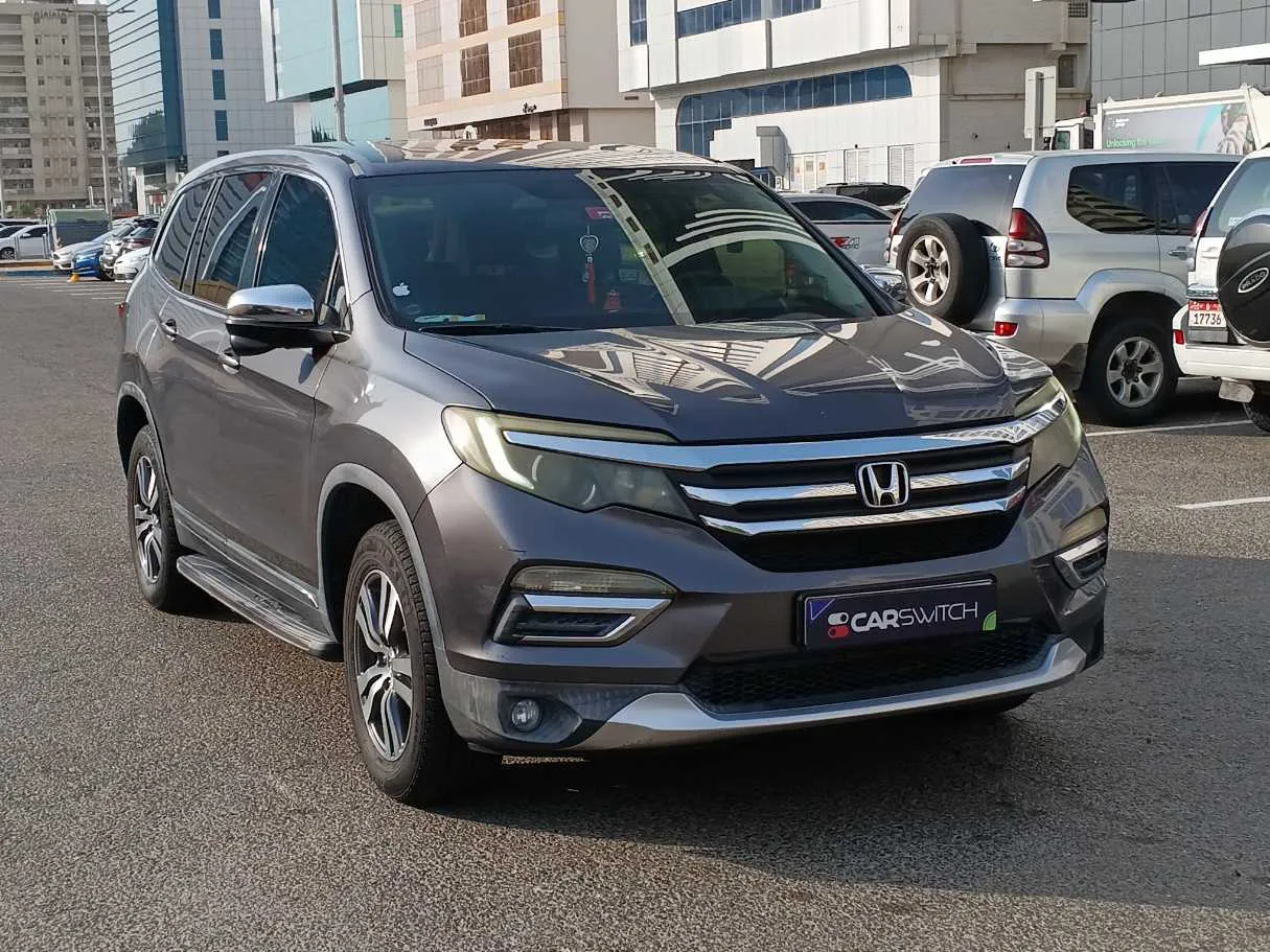 Car image 4