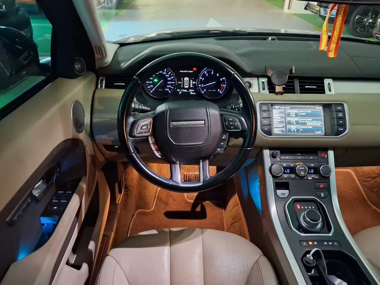 Car image 17