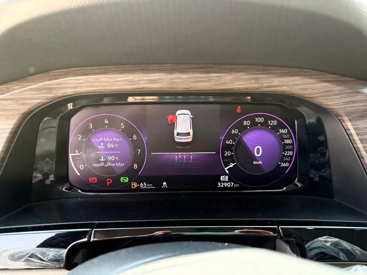 Car image 24