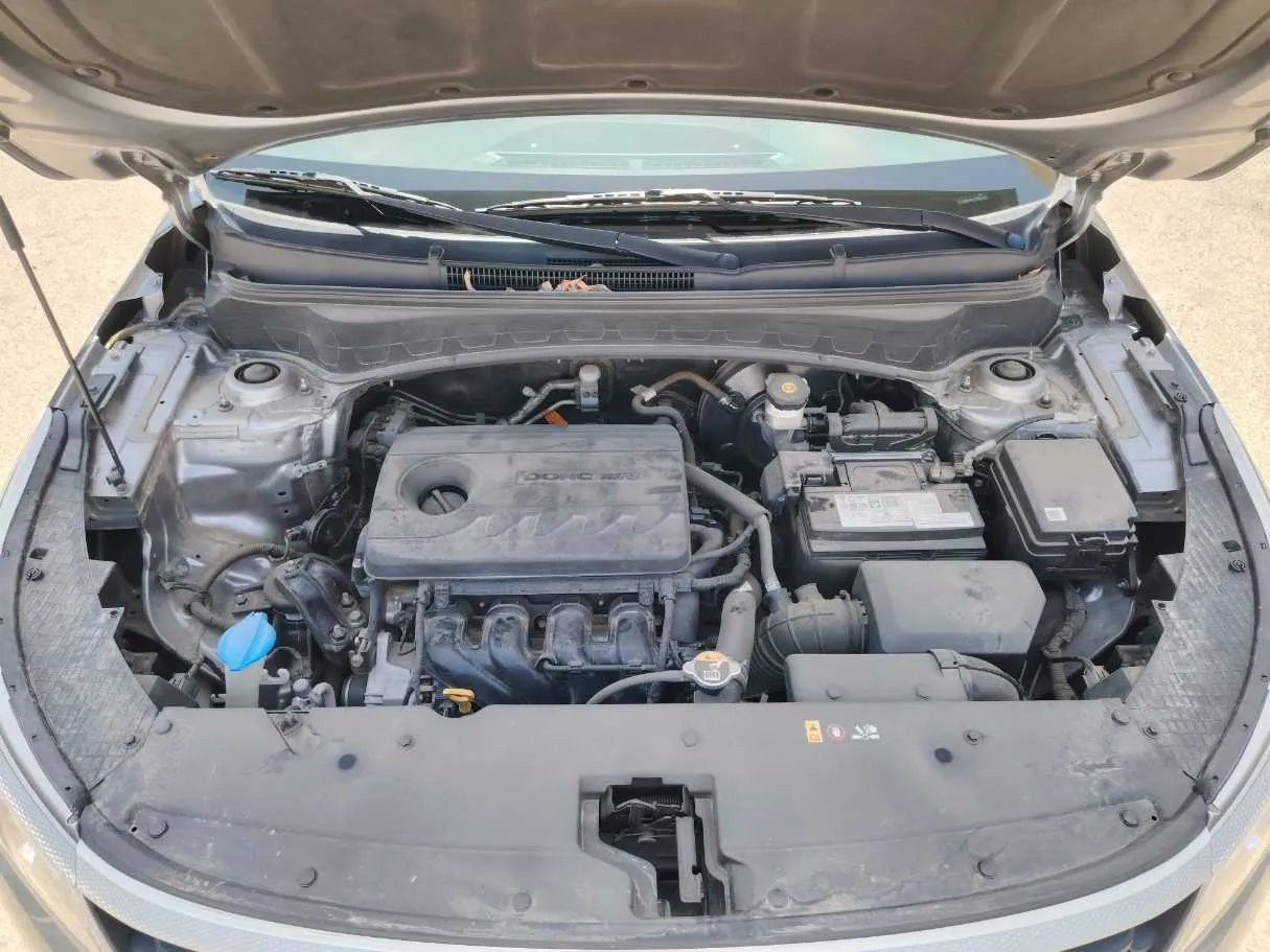 Car image 27