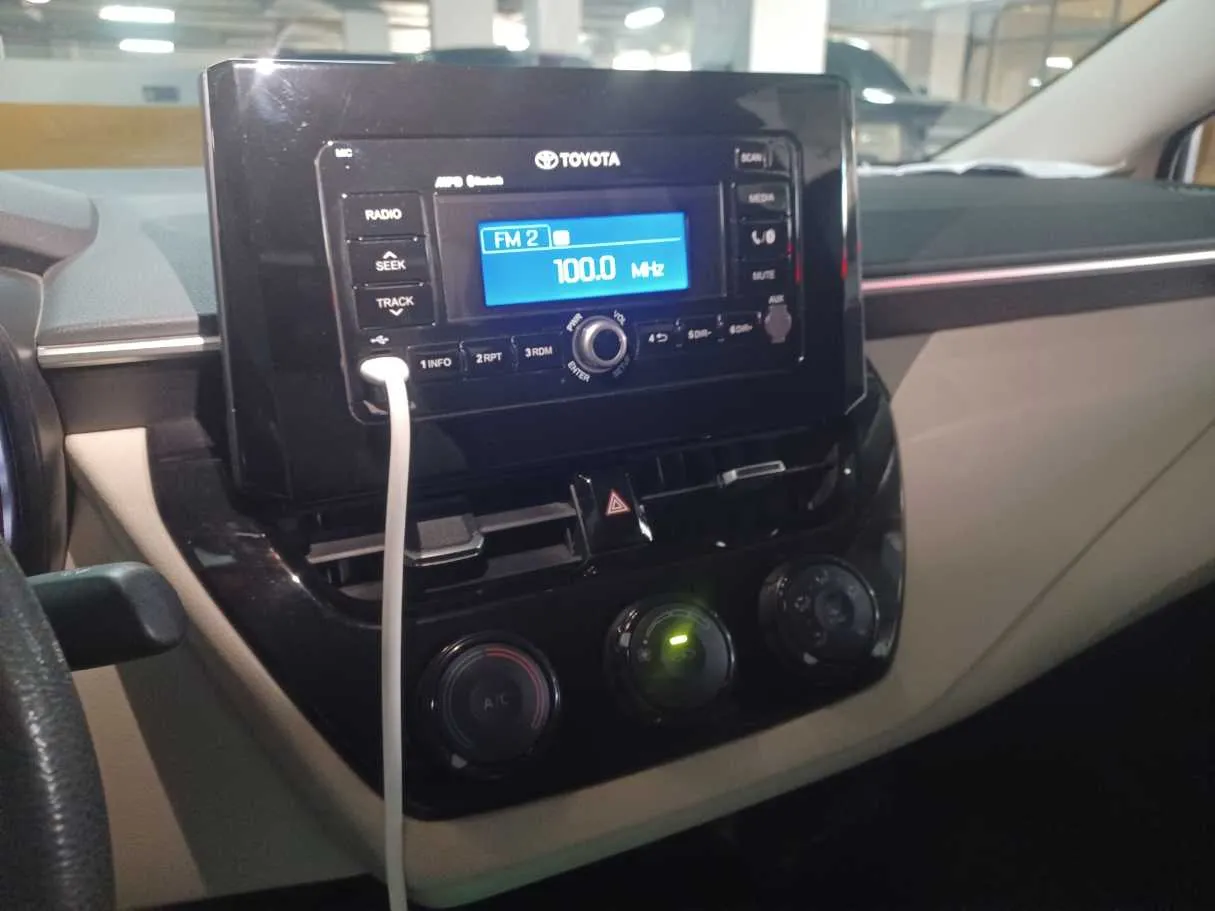 Car image 16