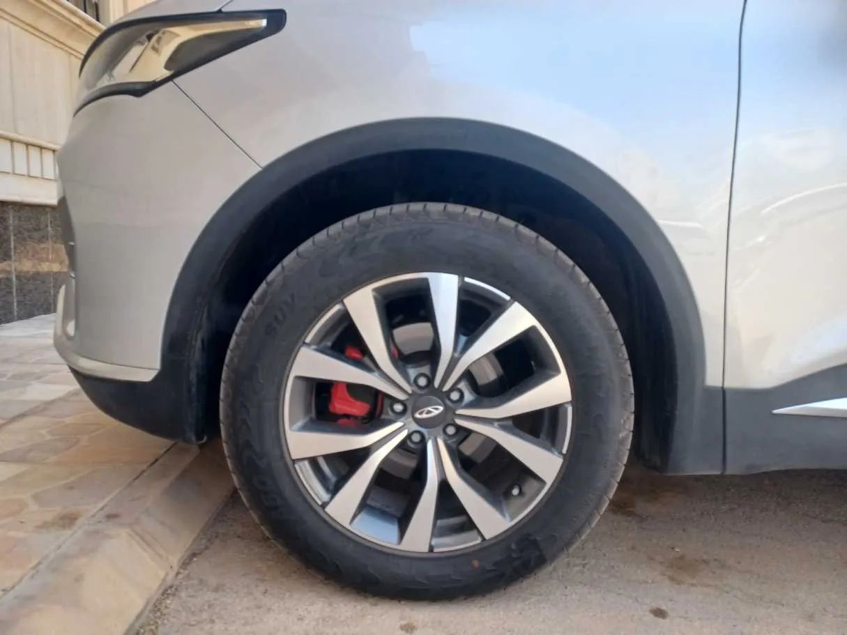 Car image 10