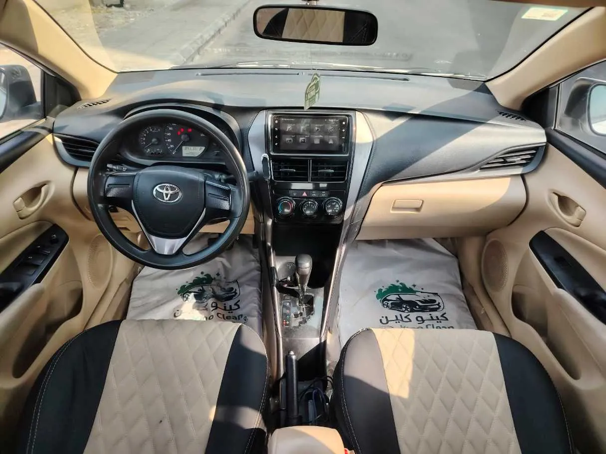 Car image 20