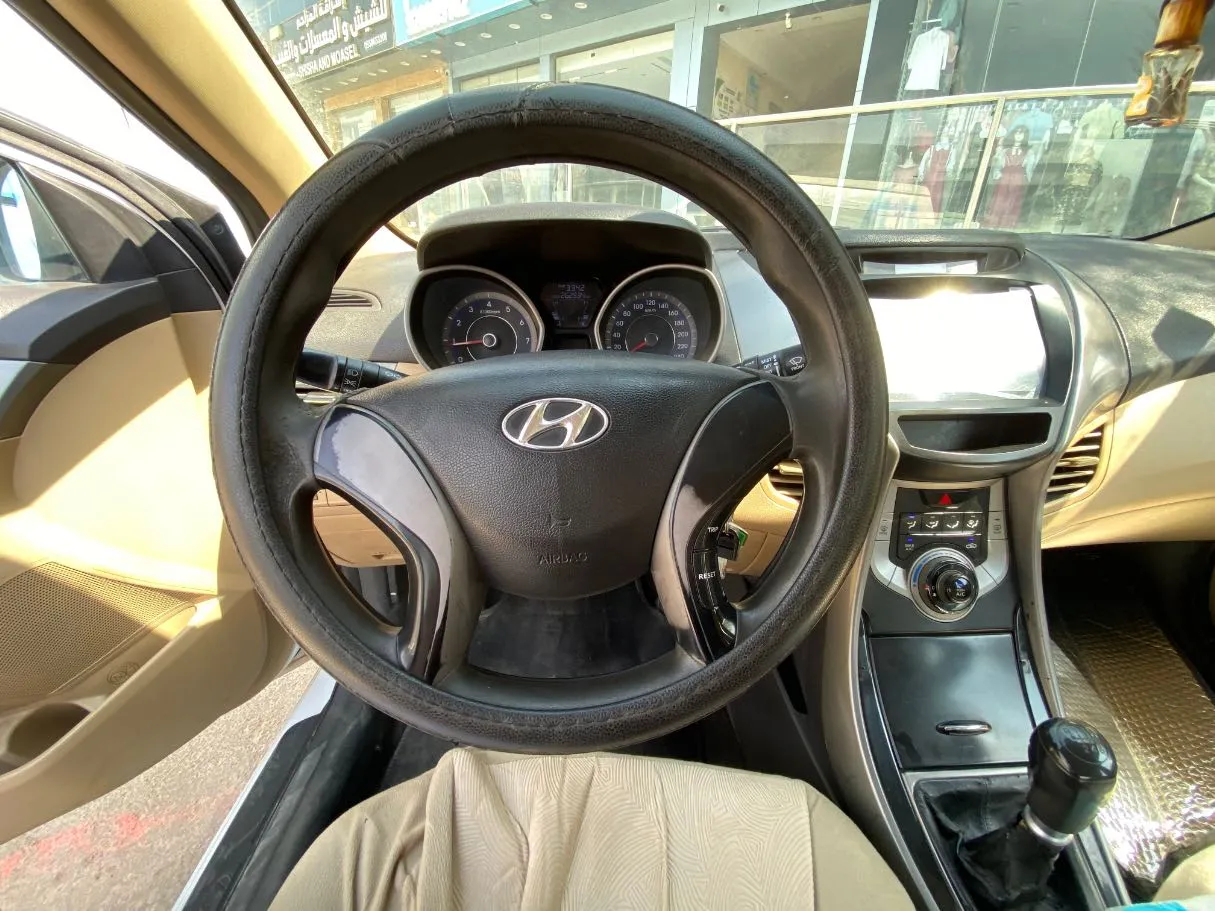 Car image 16