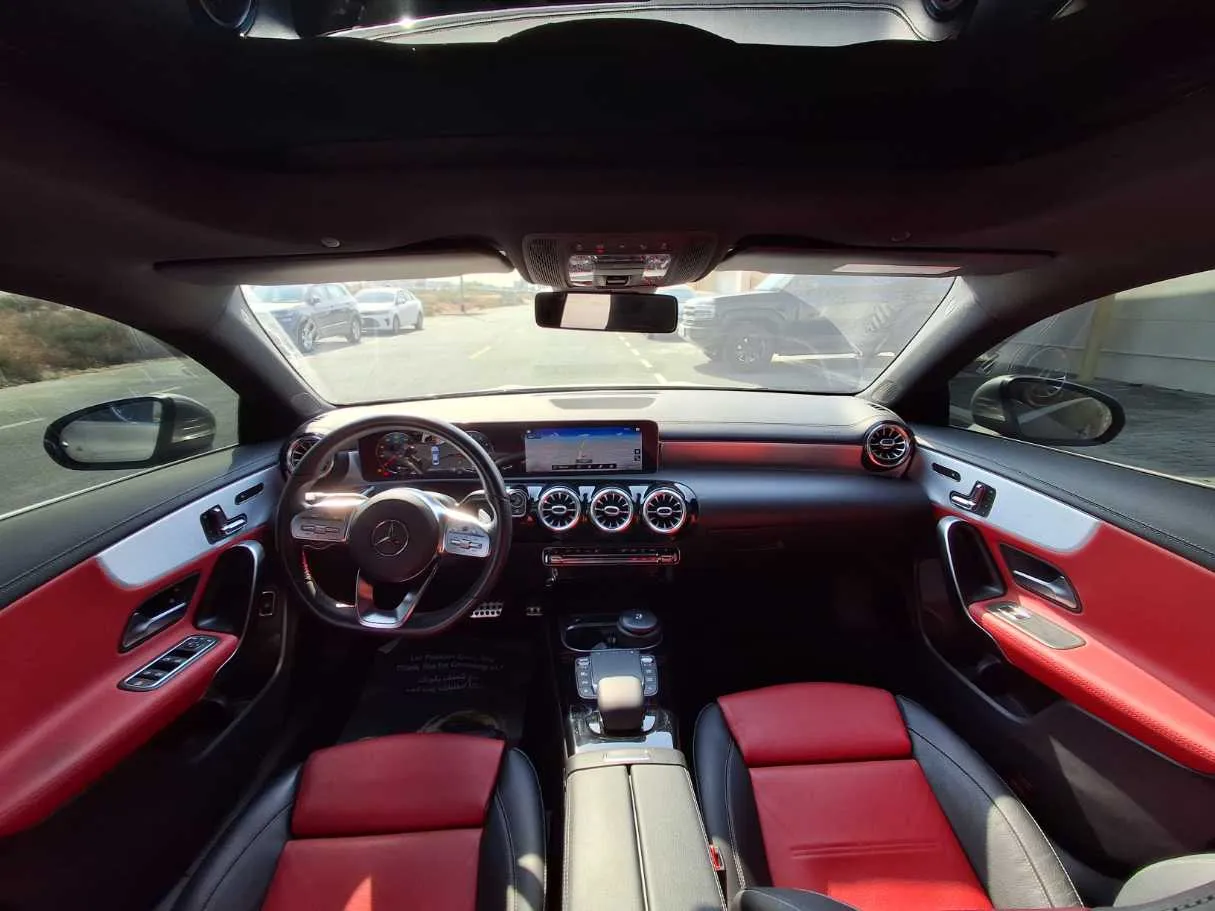 Car image 14