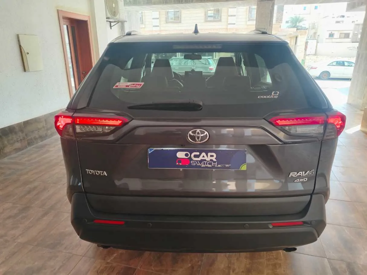 Car image 6