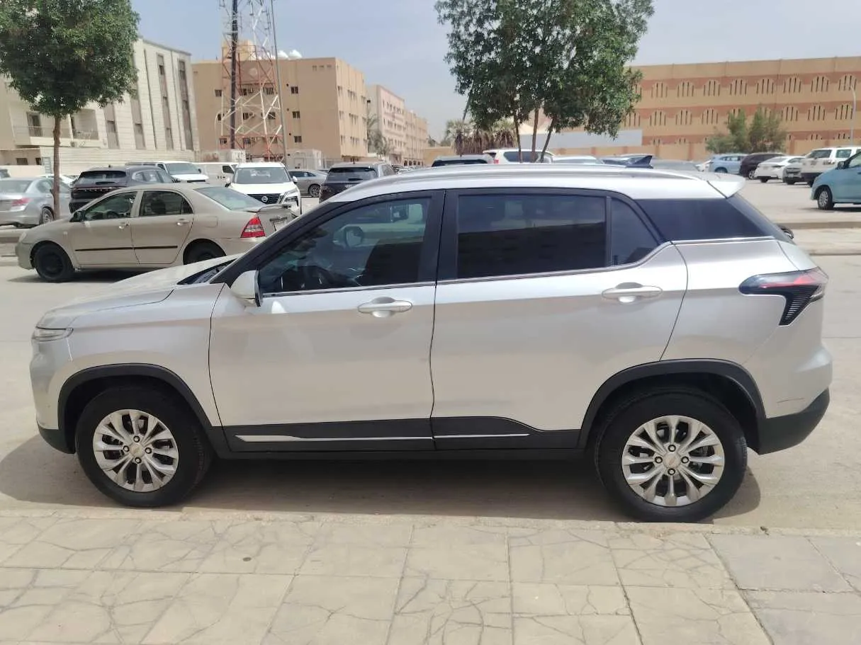 Car image 9
