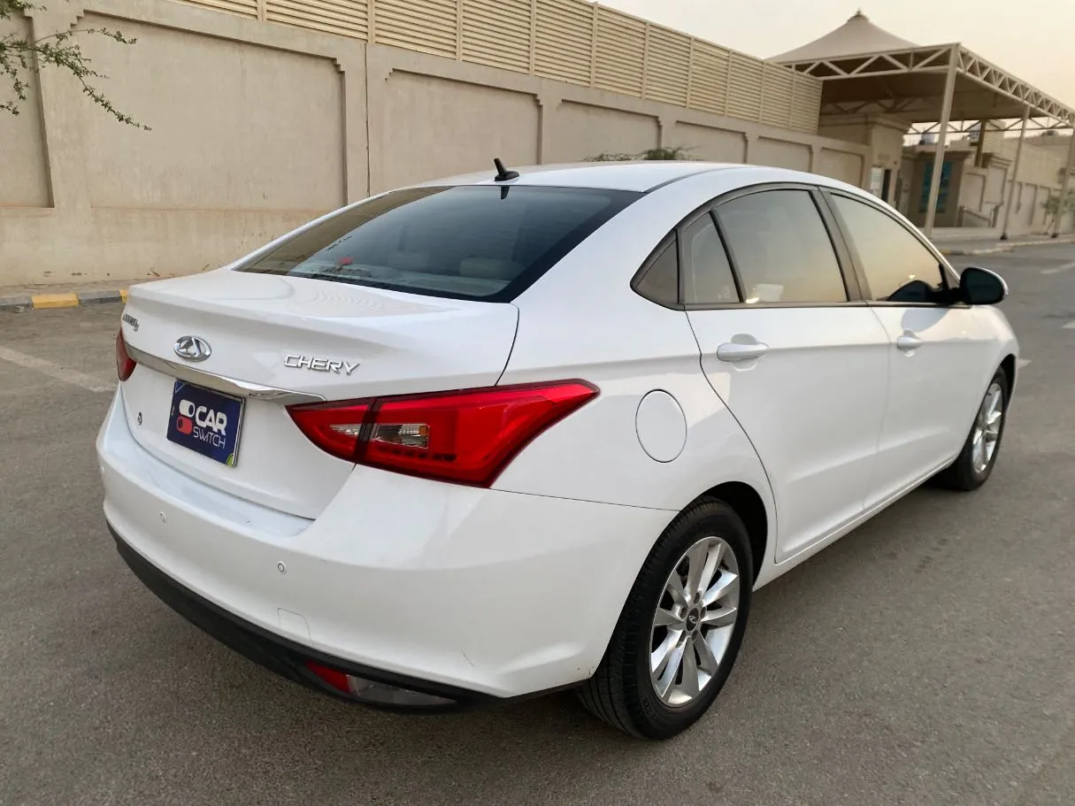 Car image 5