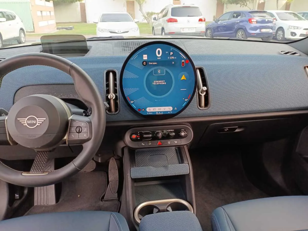 Car image 15