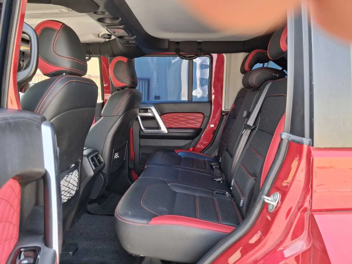 Car image 13