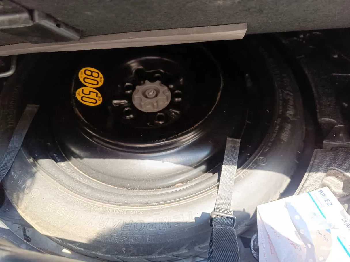 Car image 35
