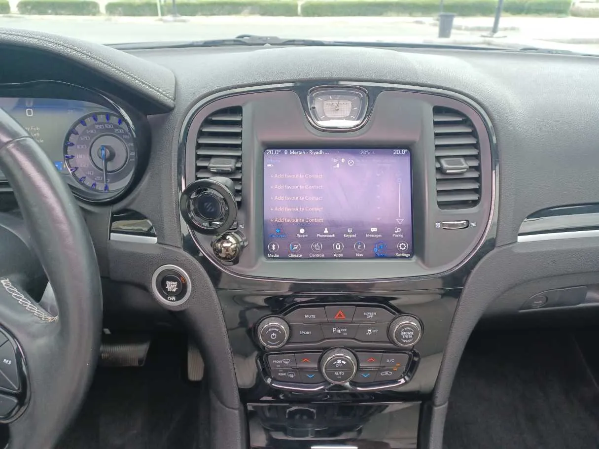 Car image 15