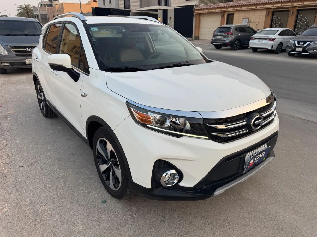 Car image 3