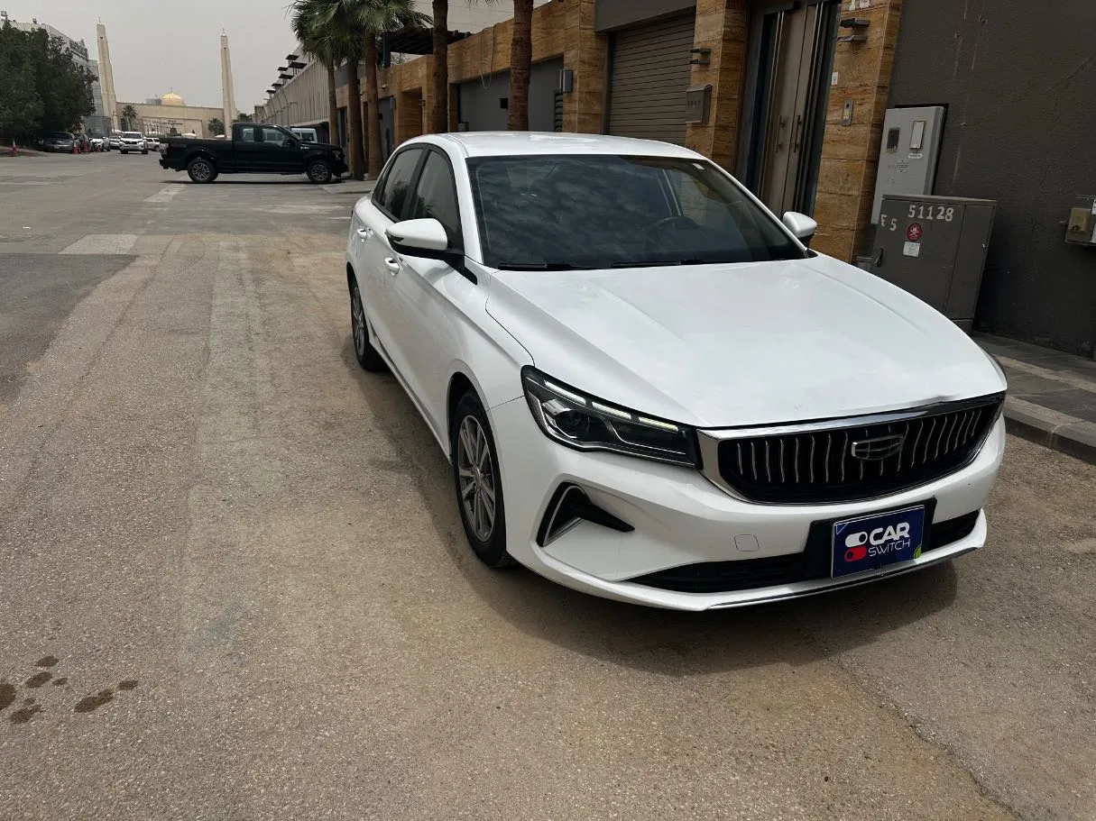 Car image 3