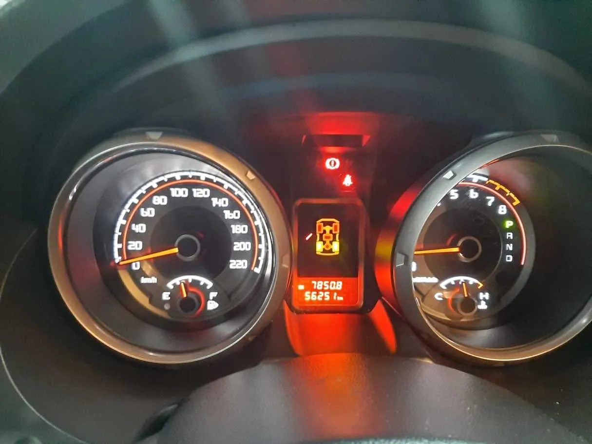 Car image 16
