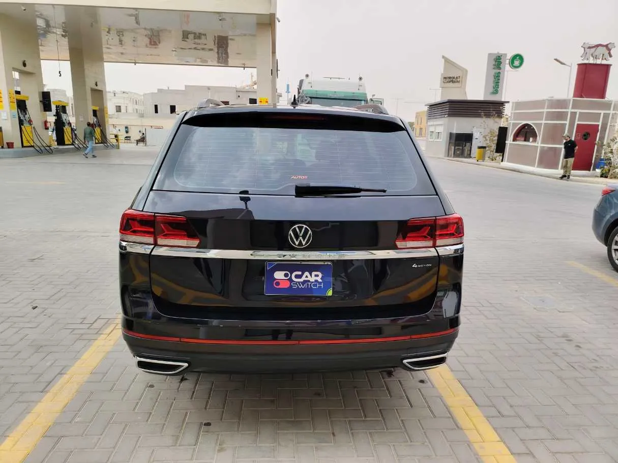 Car image 6