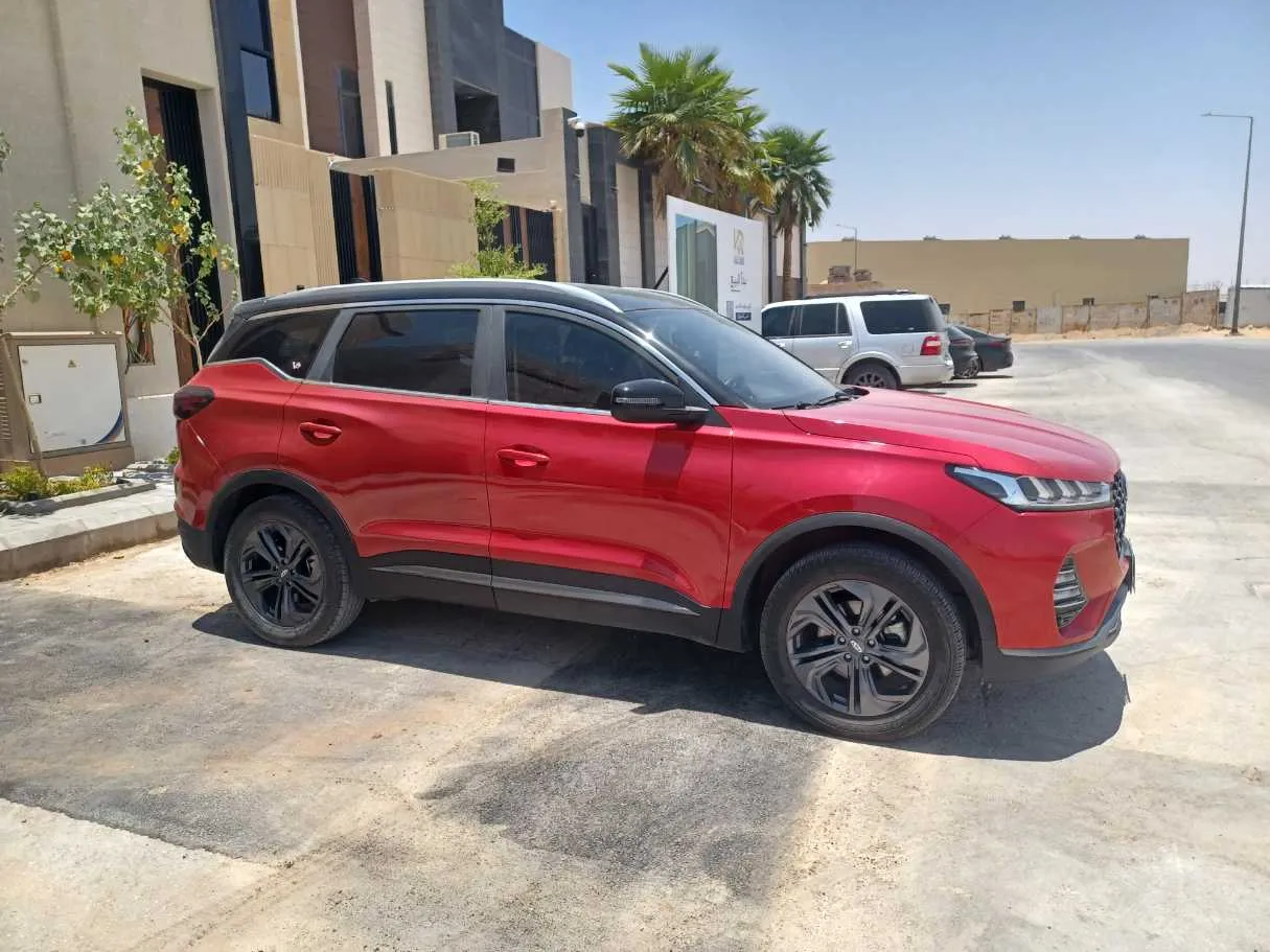 Car image 4