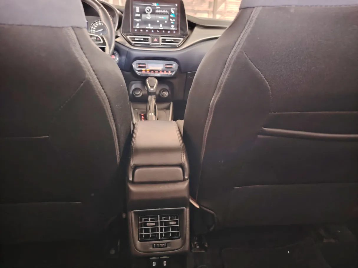 Car image 29