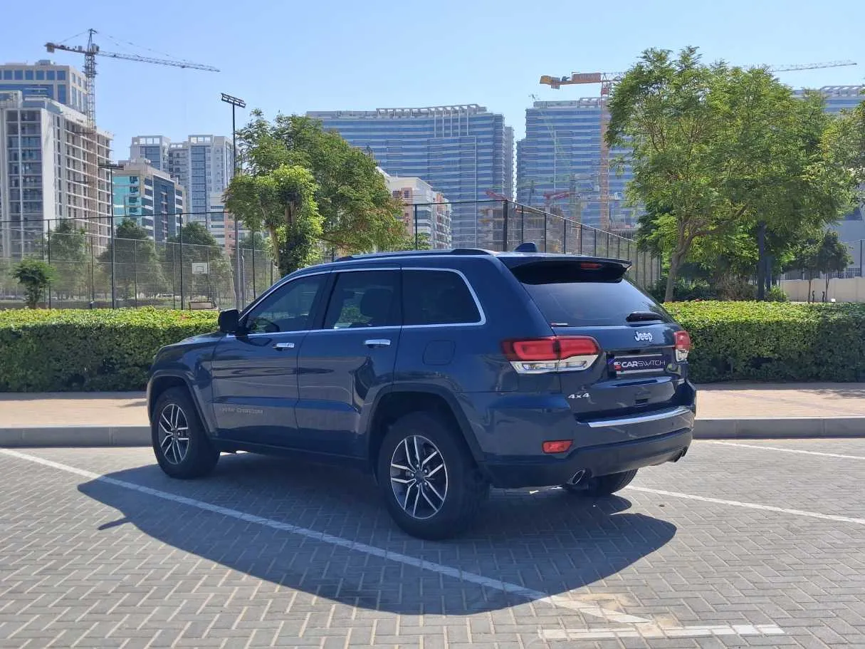 Car image 7