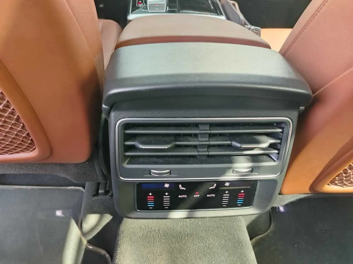 Car image 41