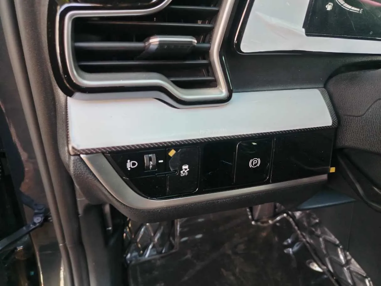 Car image 37