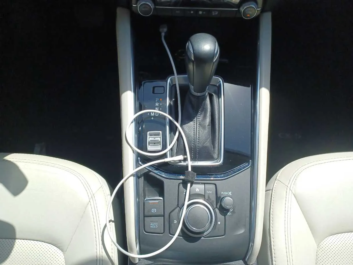 Car image 14