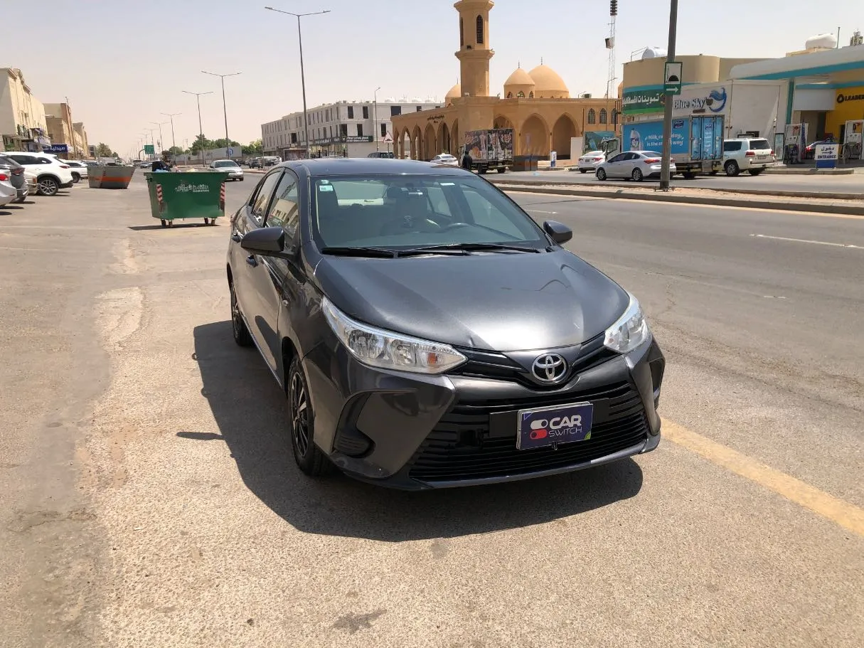 Car image 3