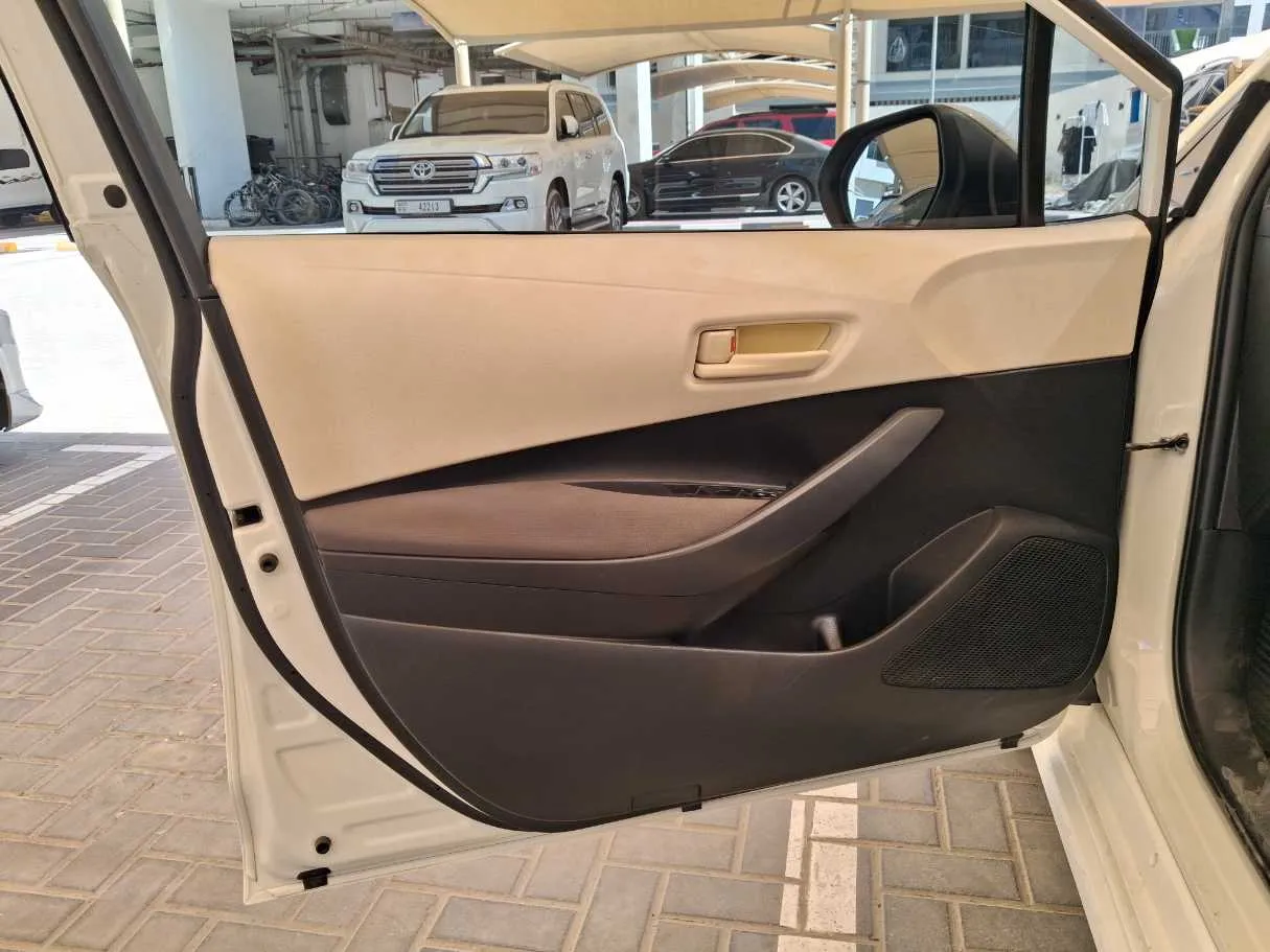 Car image 10