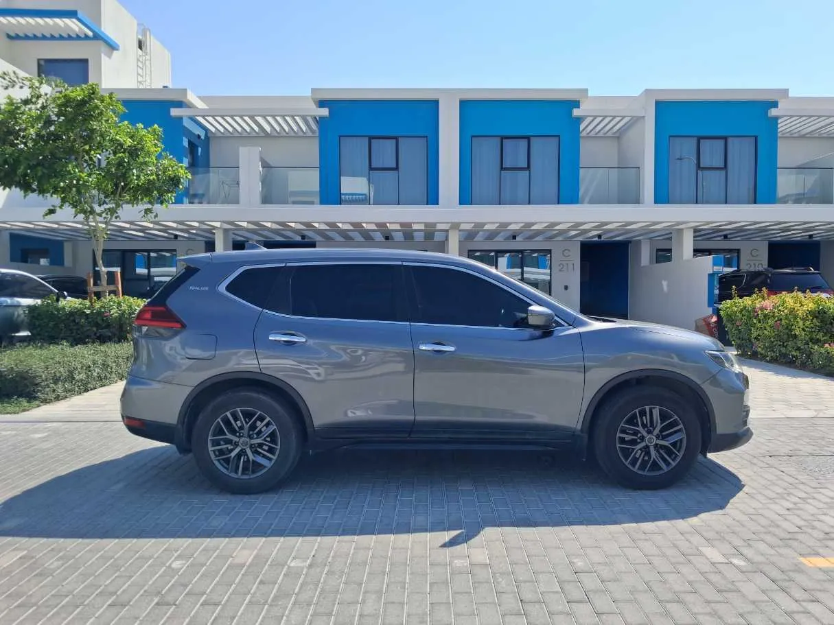 Car image 8