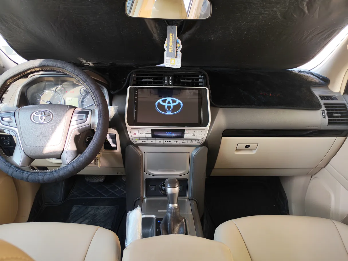 Car image 7