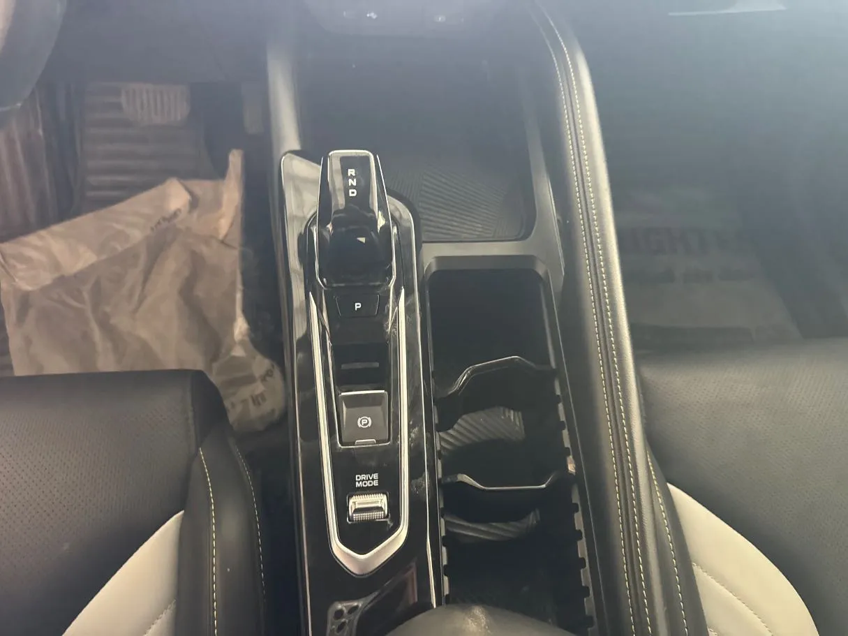 Car image 13
