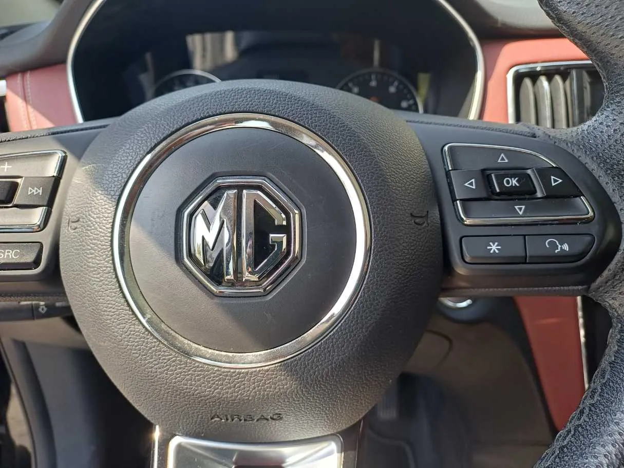 Car image 21