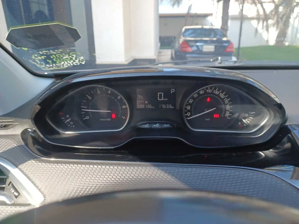 Car image 16