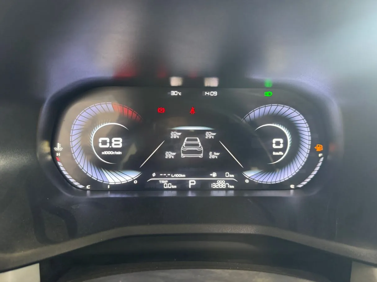 Car image 10