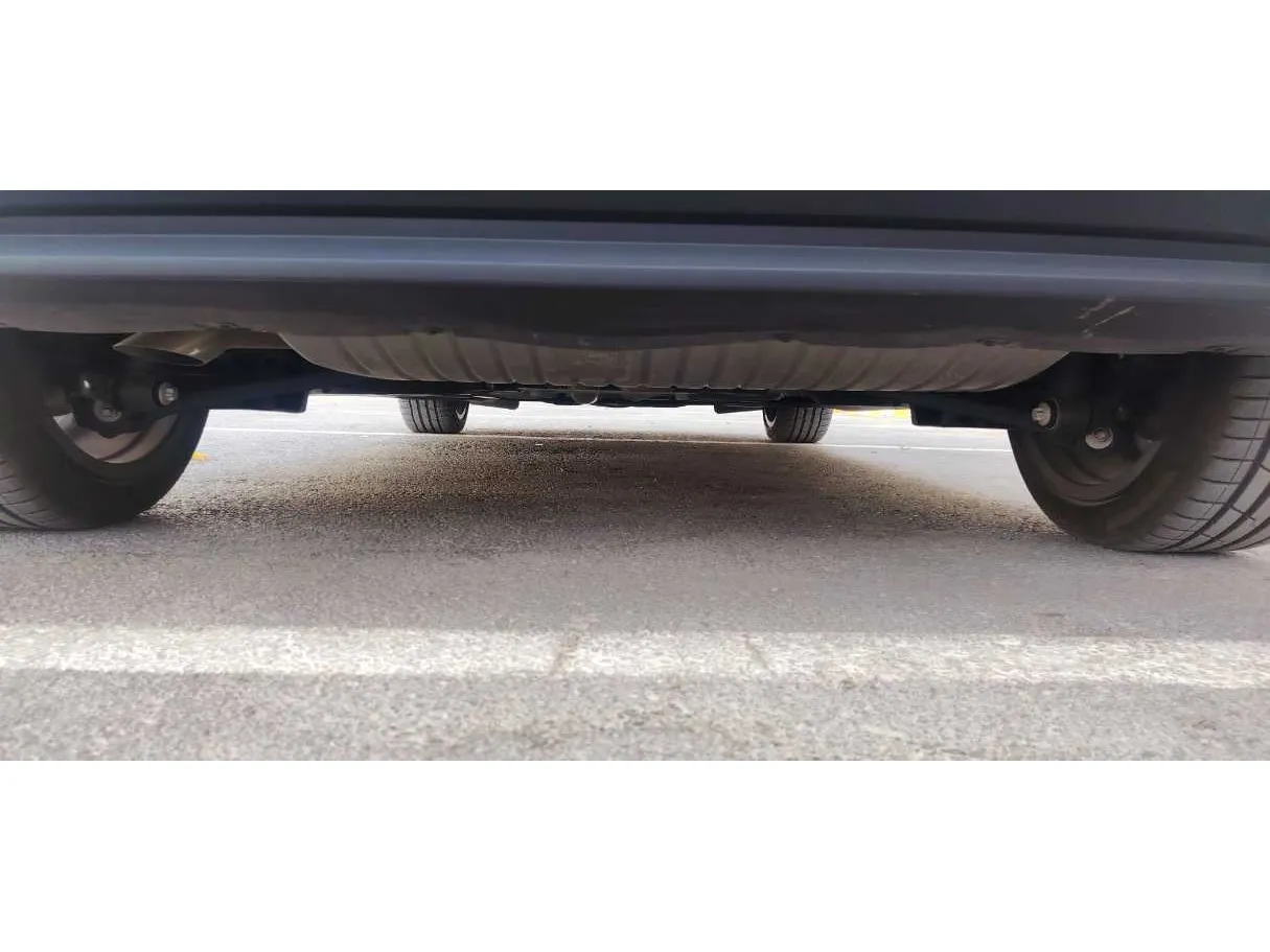 Car image 32
