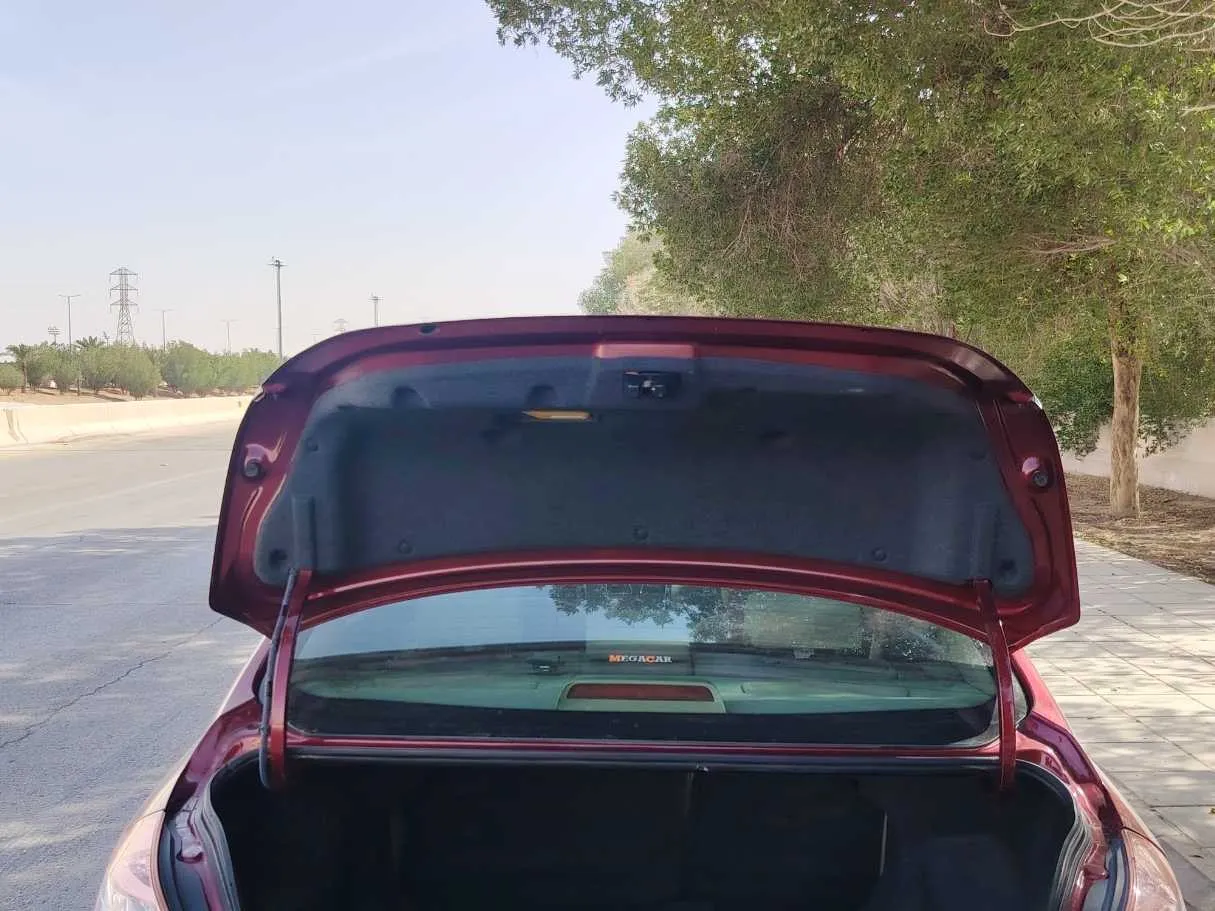 Car image 30
