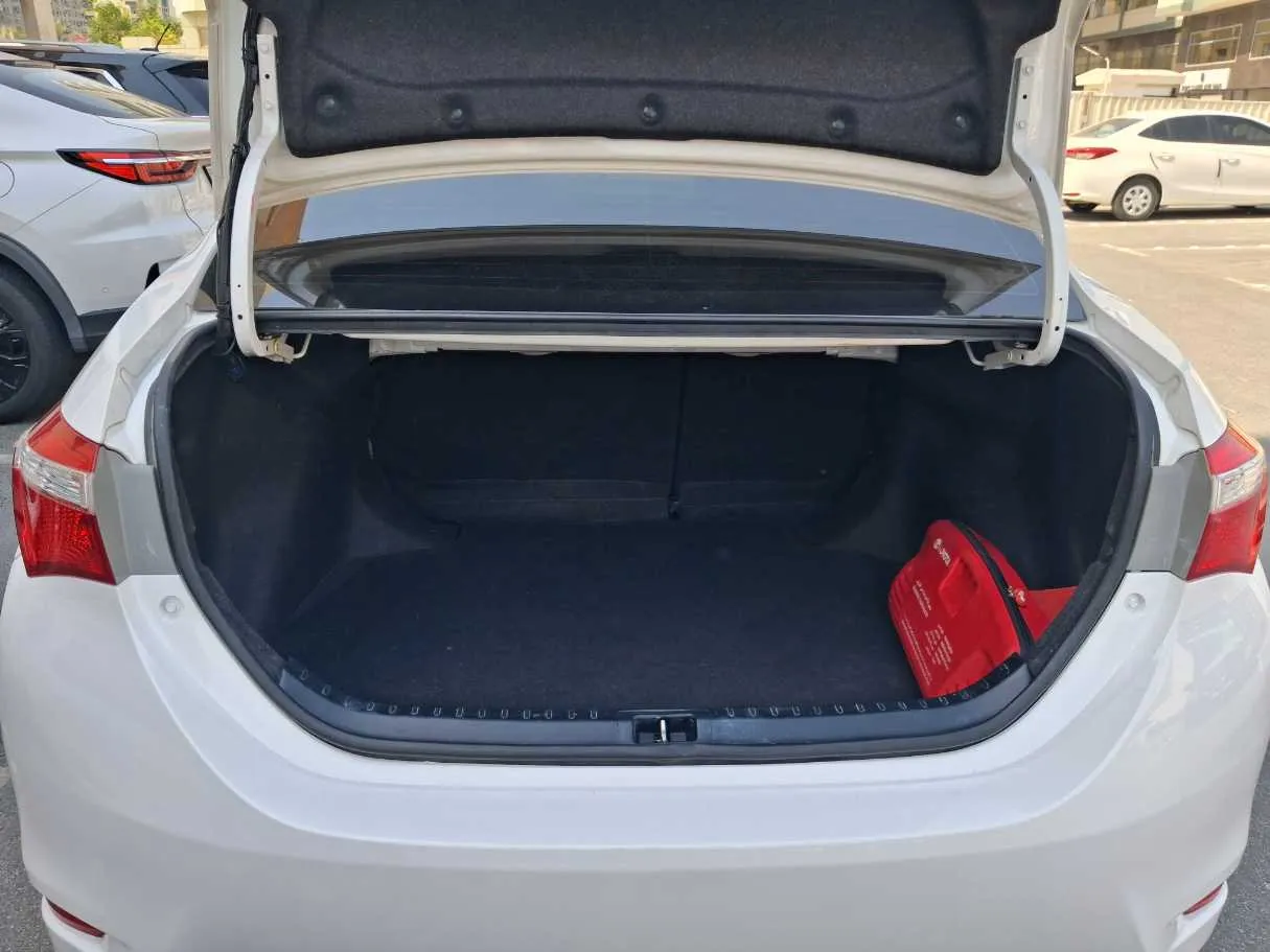 Car image 17